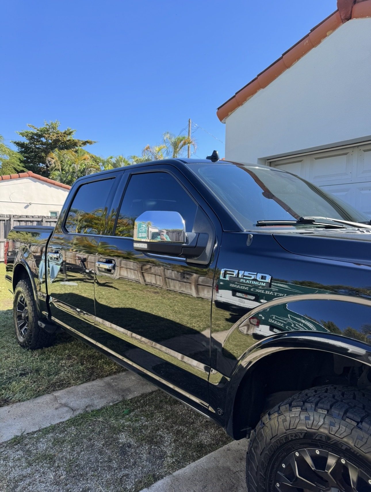 305 Detailing detailed vehicle